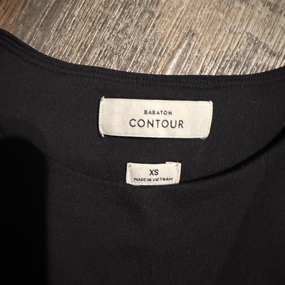 Aritzia contour top - Picture 2 of 2